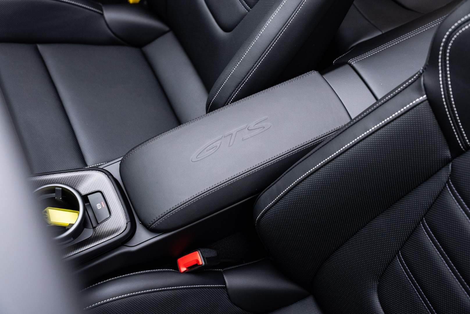 2025 PORSCHE 911 CARRERA GTS CABRIO | MAIN DEALER WARRANTY | CARBON EXTERIOR